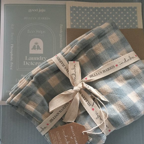 Jilly Box Spring 2022 items - Picture 1 of 5